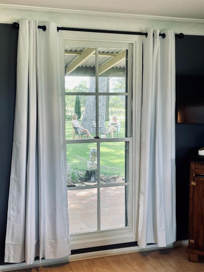 Blueberry Hill Vineyard Stay Rothbury Екстер'єр фото