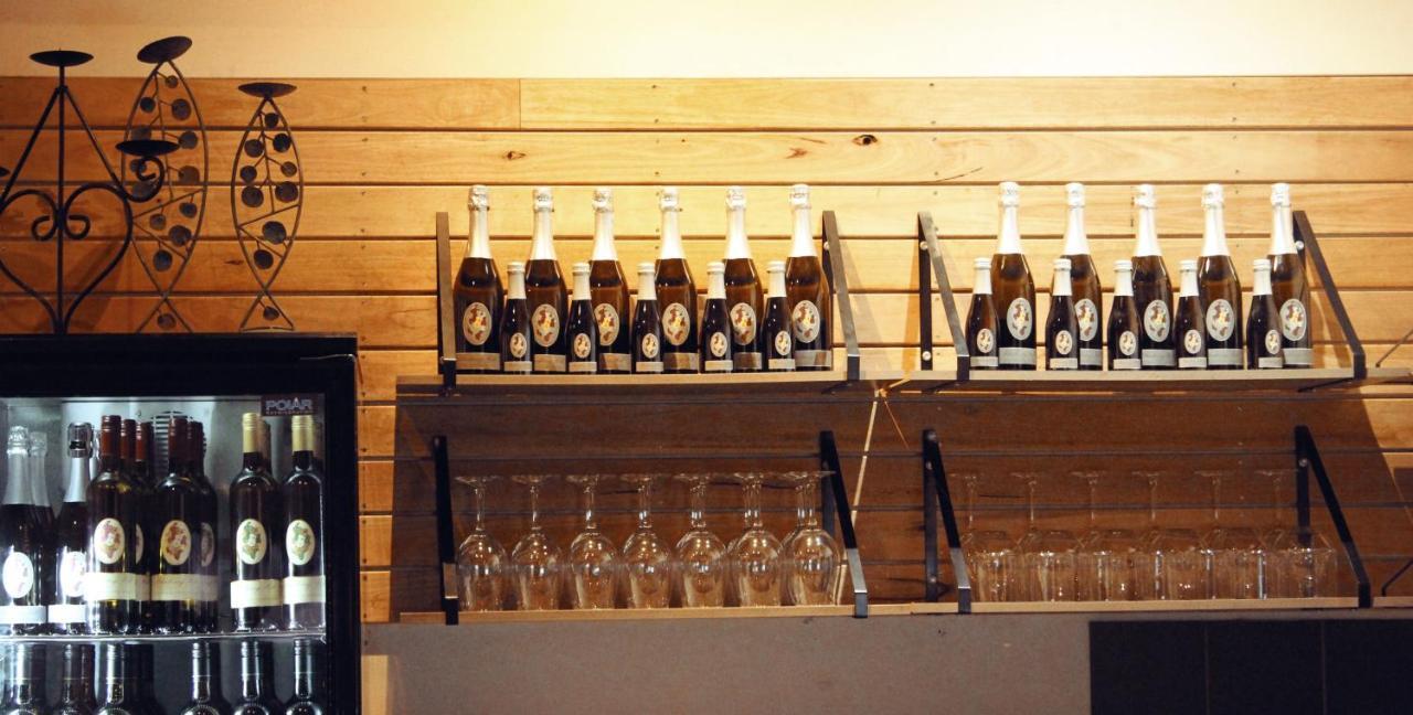 Blueberry Hill Vineyard Stay Rothbury Екстер'єр фото
